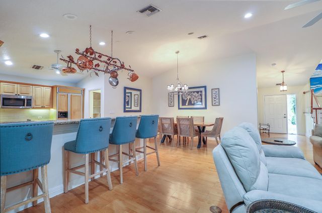 16672 78th Drive N, Palm Beach Gardens, FL 33418