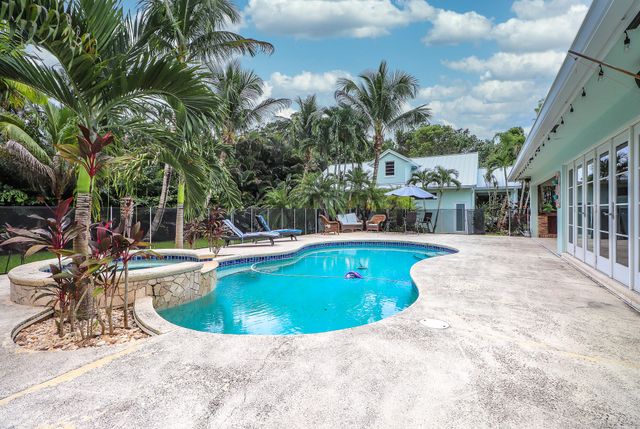 16672 78th Drive N, Palm Beach Gardens, FL 33418