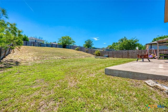 136 Dandelion Loop, Kyle, TX 78640