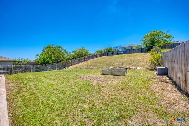 136 Dandelion Loop, Kyle, TX 78640