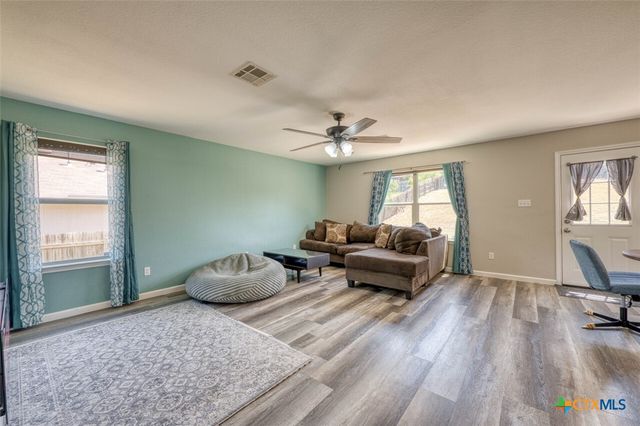 136 Dandelion Loop, Kyle, TX 78640