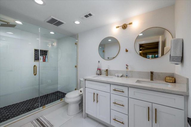 29795 Eagle Point Drive, Canyon Lake, CA 92587