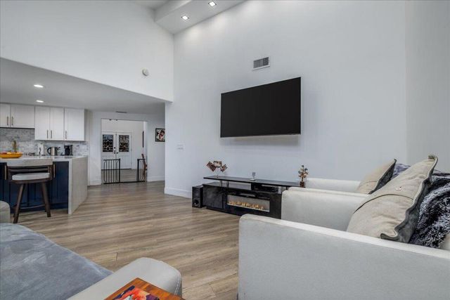 29795 Eagle Point Drive, Canyon Lake, CA 92587