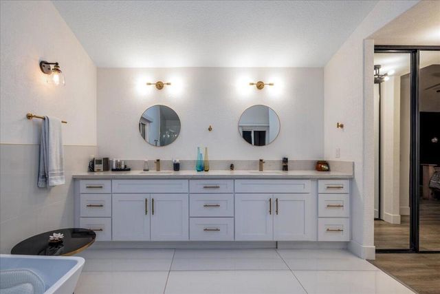 29795 Eagle Point Drive, Canyon Lake, CA 92587