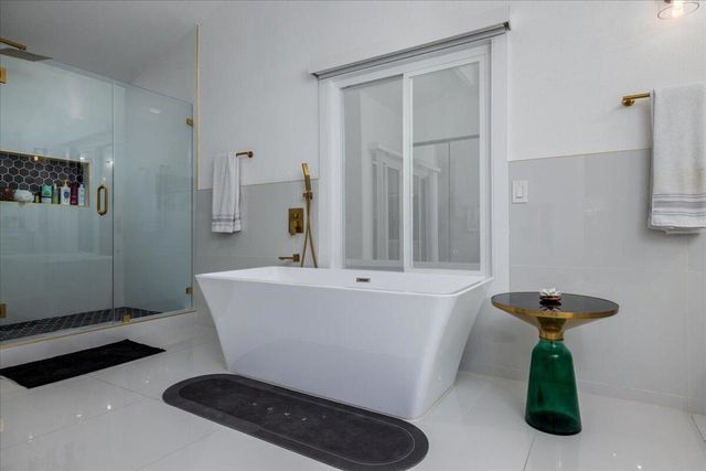 29795 Eagle Point Drive, Canyon Lake, CA 92587