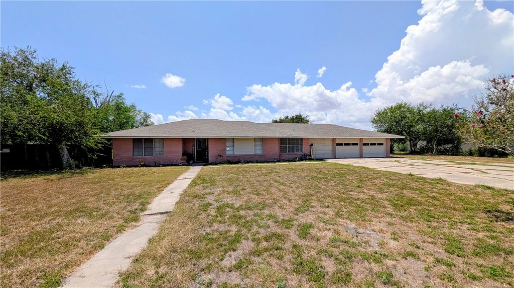 333 Princess Dr, Corpus Christi, TX 78410 — exterior