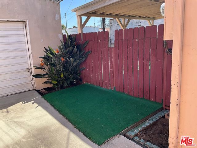 3766 Cimarron Street, Los Angeles, CA 90018