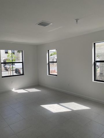 10100 SW 228 Terrace, Miami, FL 33190