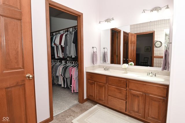 7534 Chestnut Hills Drive, Indianapolis, IN 46278