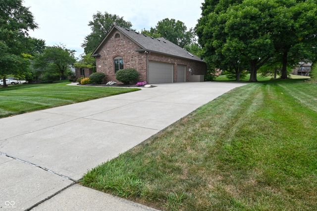 7534 Chestnut Hills Drive, Indianapolis, IN 46278