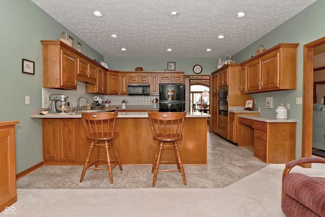 7534 Chestnut Hills Drive, Indianapolis, IN 46278