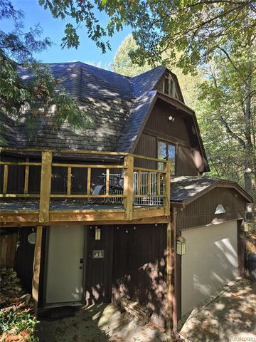 1045 Bald Eagle Lake Road, Ortonville, MI 48462