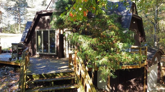 1045 Bald Eagle Lake Road, Ortonville, MI 48462