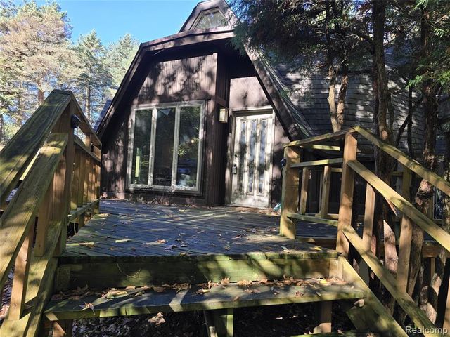 1045 Bald Eagle Lake Road, Ortonville, MI 48462