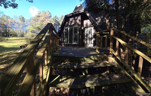 1045 Bald Eagle Lake Road, Ortonville, MI 48462