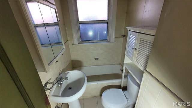 963 Canaan Avenue, St Louis, MO 63147