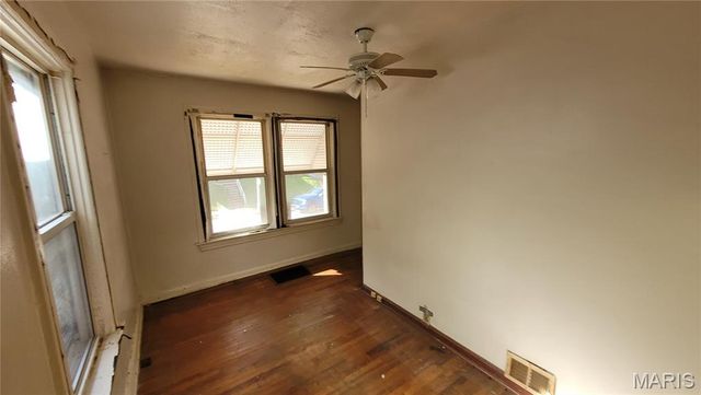 963 Canaan Avenue, St Louis, MO 63147