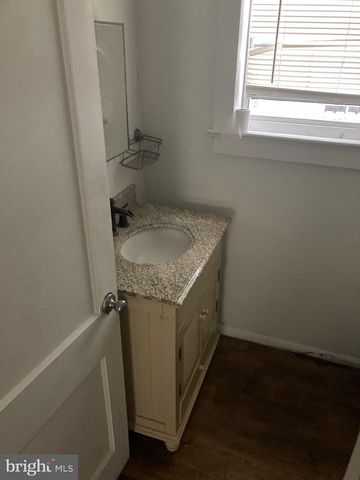 2109 CENTRAL AVE, Ship Bottom, NJ 08008