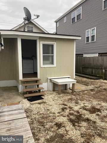 2109 CENTRAL AVE, Ship Bottom, NJ 08008