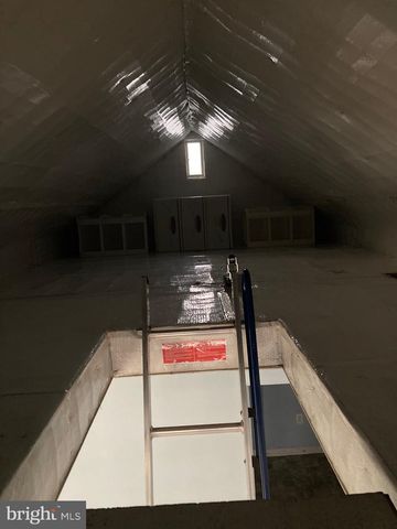 2109 CENTRAL AVE, Ship Bottom, NJ 08008