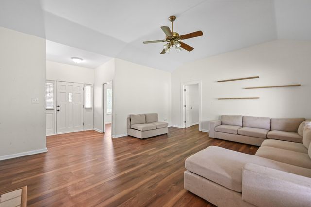 12753 Burson DR, Manchaca, TX 78652