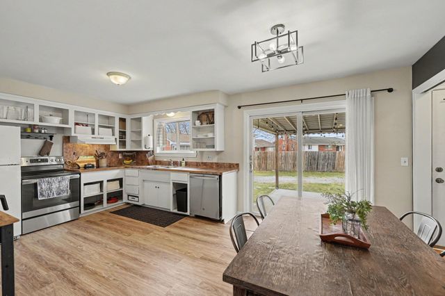 7725 N Henry Ruff Road, Westland, MI 48185