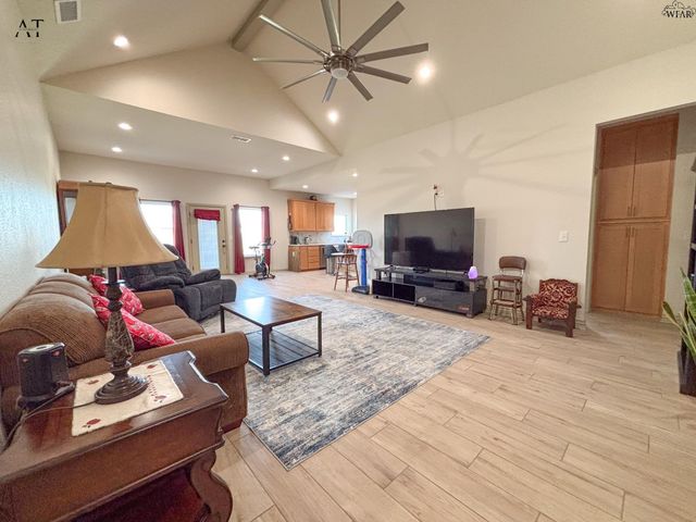 1427 AMHERST STREET, Burkburnett, TX 76354