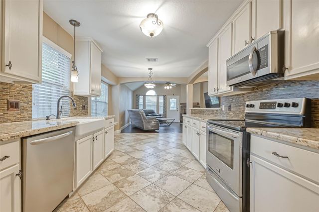 3810 Inverness Way, Montgomery, TX 77356