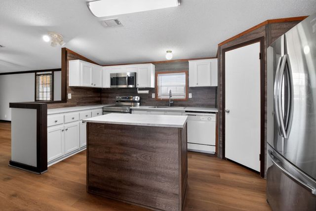 415 Bradford Drive, Headland, AL 36345