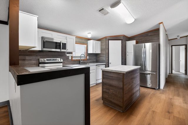 415 Bradford Drive, Headland, AL 36345