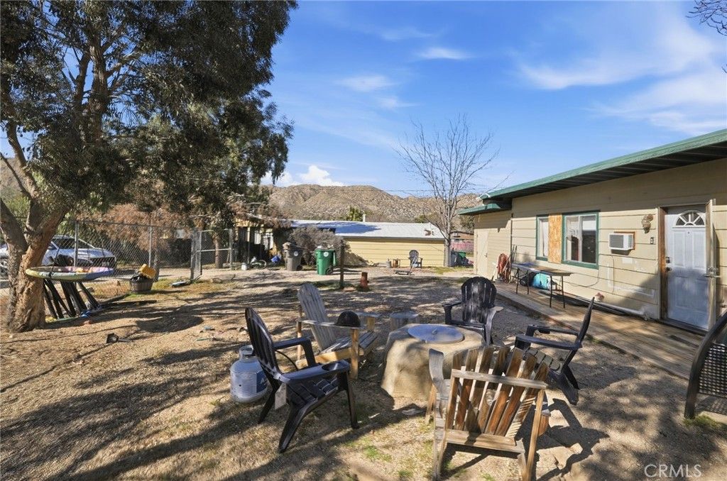 Image 3 of property listing at 7559 Chemehuevi Way, Yucca Valley, CA 92284