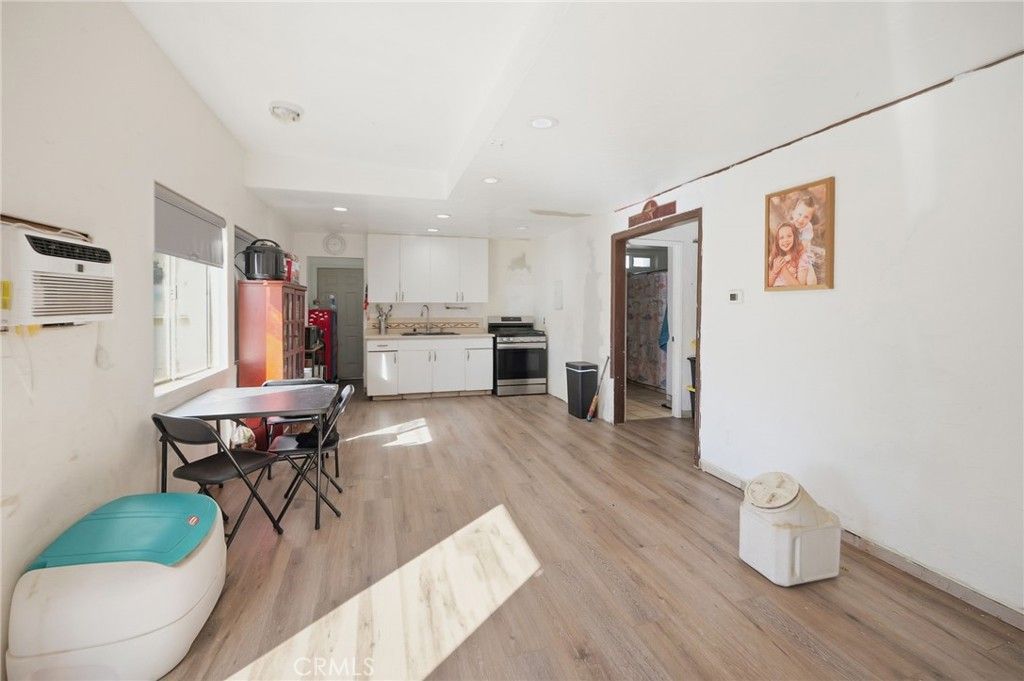 Image 5 of property listing at 7559 Chemehuevi Way, Yucca Valley, CA 92284