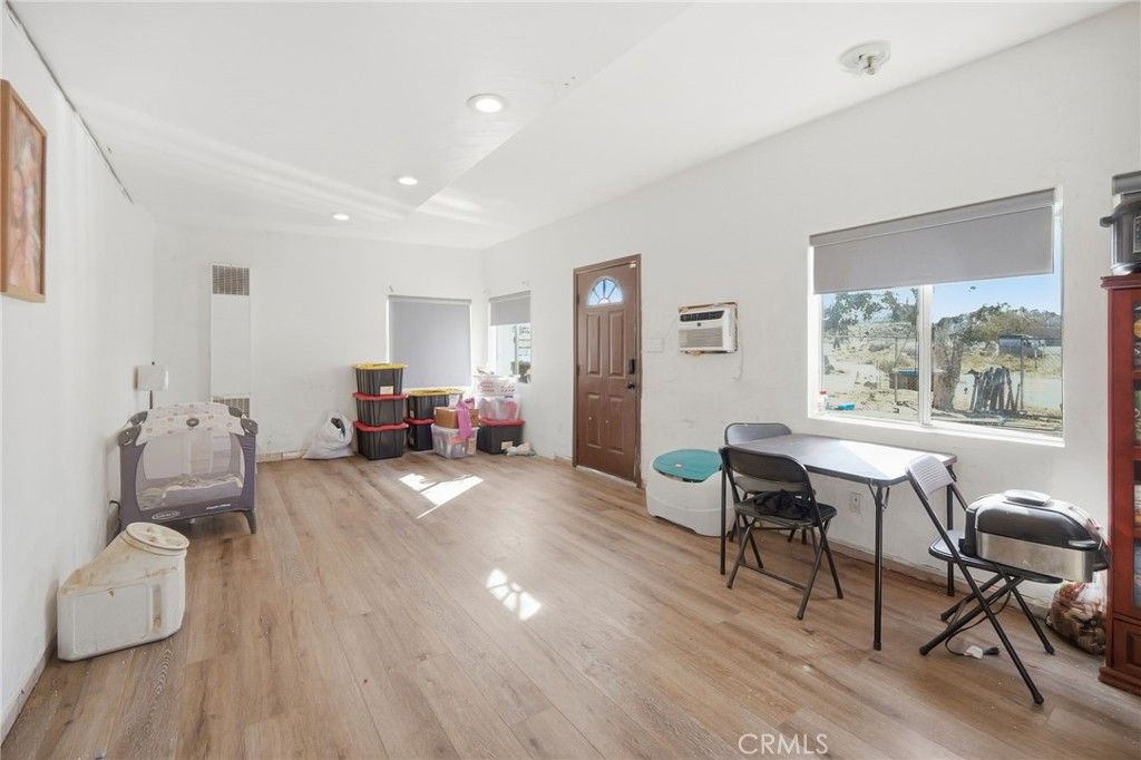 Image 6 of property listing at 7559 Chemehuevi Way, Yucca Valley, CA 92284