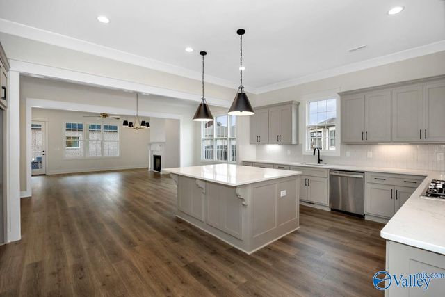 7812 Lake Walk Way, Owens Cross Roads, AL 35763