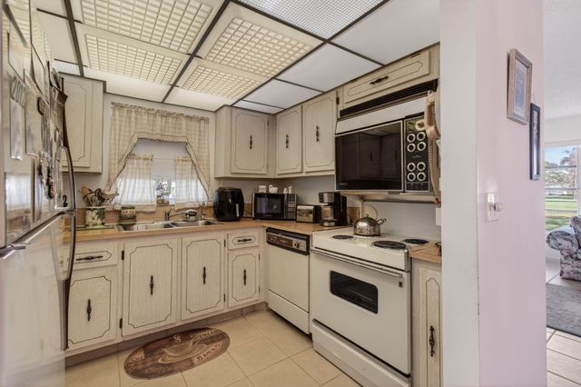 14339 Canalview Drive A, Delray Beach, FL 33484