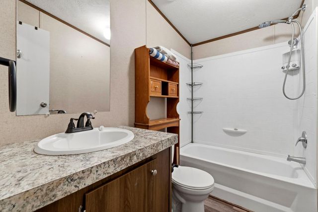 0235 Red Oak Dr, Onalaska, TX 77360