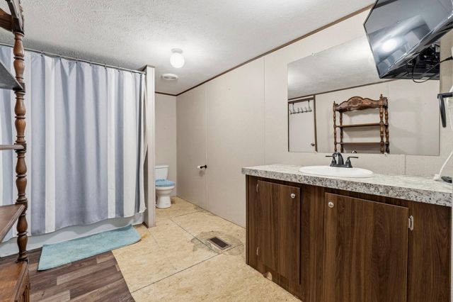 0235 Red Oak Dr, Onalaska, TX 77360