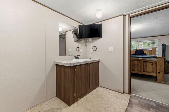 0235 Red Oak Dr, Onalaska, TX 77360