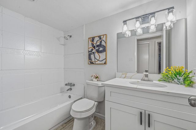 7622 Candlegreen Lane, Houston, TX 77071