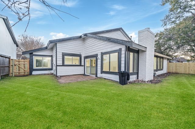 7622 Candlegreen Lane, Houston, TX 77071