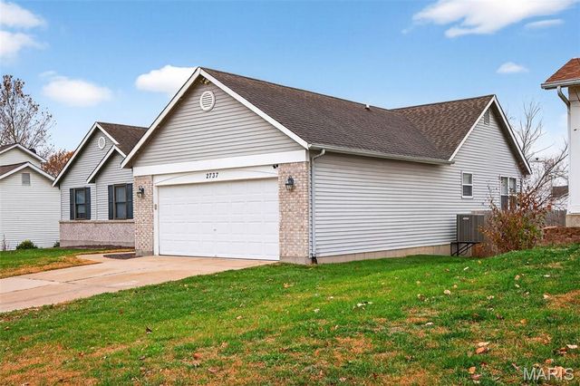 2737 Red Cedar Parc Drive, O'fallon, MO 63368