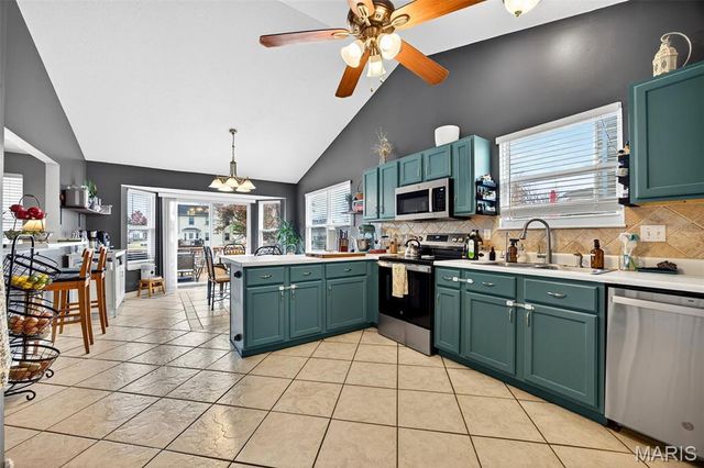 2737 Red Cedar Parc Drive, O'fallon, MO 63368