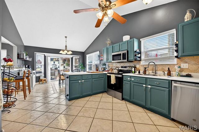 2737 Red Cedar Parc Drive, O'fallon, MO 63368