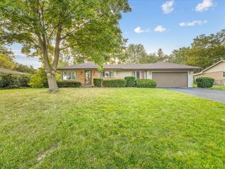 2923 PANORAMA Drive, Rockford, IL 61109