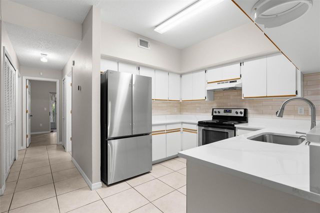 248 ST IVES DRIVE 248, Palm Harbor, FL 34684