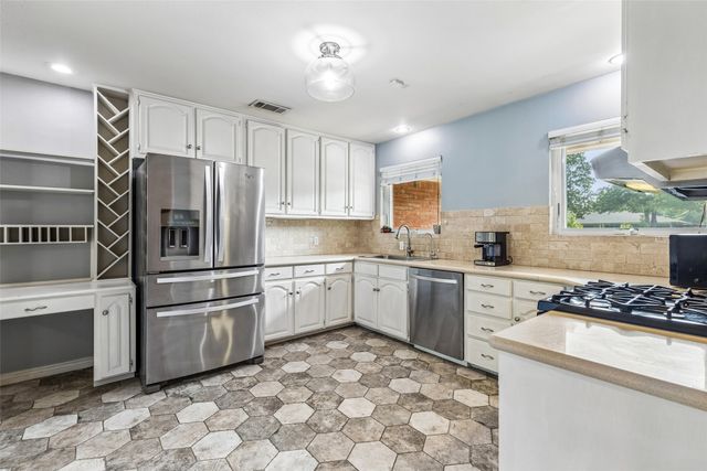 181 Easton Road, Dallas, TX 75218