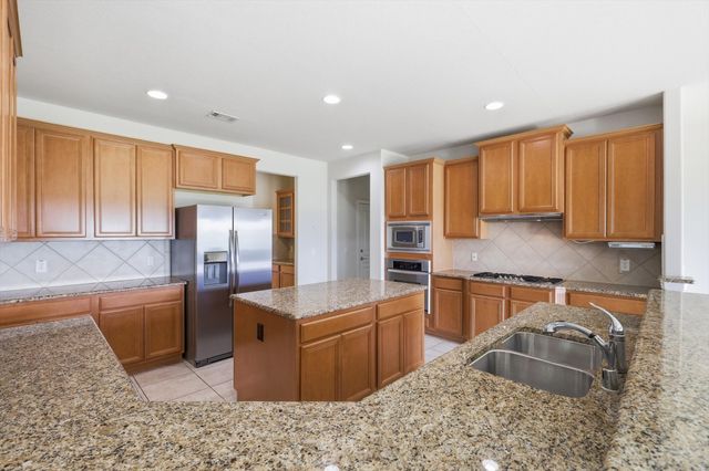 1385 Harbor Springs Drive, Frisco, TX 75036