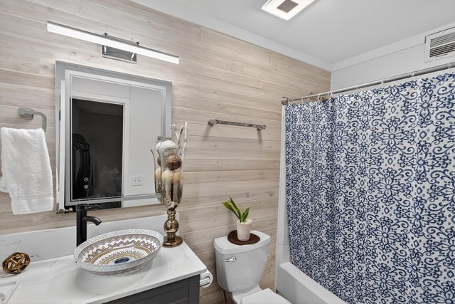 67 NW Lincoln Drive, Fort Walton Beach, FL 32547