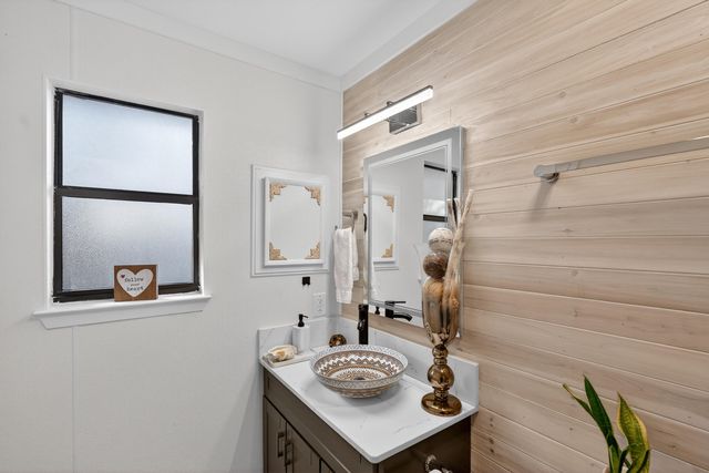 67 NW Lincoln Drive, Fort Walton Beach, FL 32547