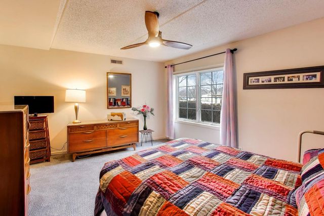 710 Creekside Drive 104A, Mount Prospect, IL 60056